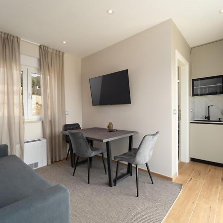 Larum Apartmens Vrsar Eksteriør billede