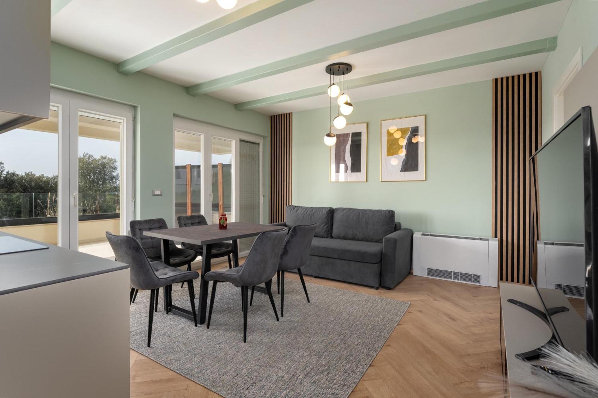Larum Apartmens Vrsar Eksteriør billede